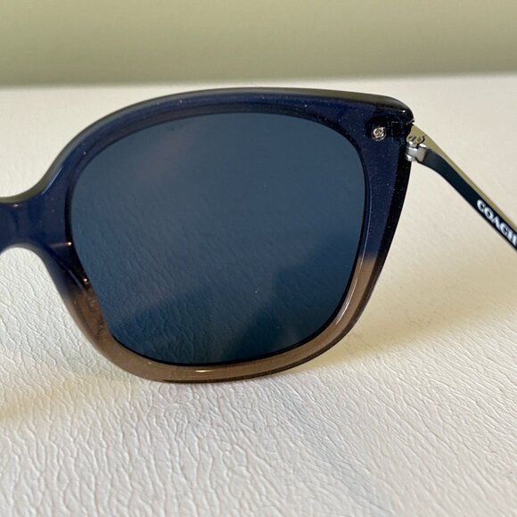 Coach HC8272 L1097 Women\'s Sunglasses main image 5